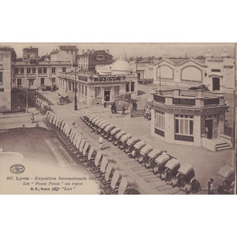 LYON - EXPOSITION INTERNATIONALE DE 1914 - LES POUSS-POUSS - CARTE NON CIRCULEE.