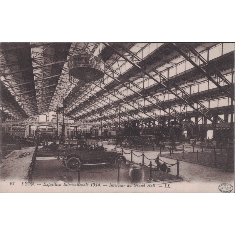 LYON - EXPOSITION INTERNATIONALE DE 1914 - INTERIEUR DU GRAND HALL - CARTE NON CIRCULEE.