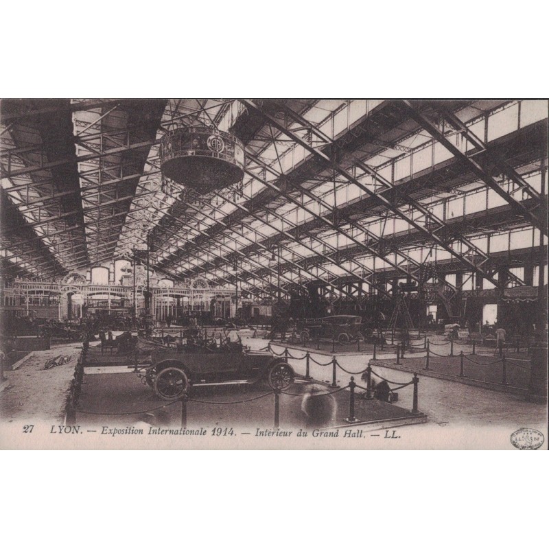 LYON - EXPOSITION INTERNATIONALE DE 1914 - INTERIEUR DU GRAND HALL - CARTE NON CIRCULEE.