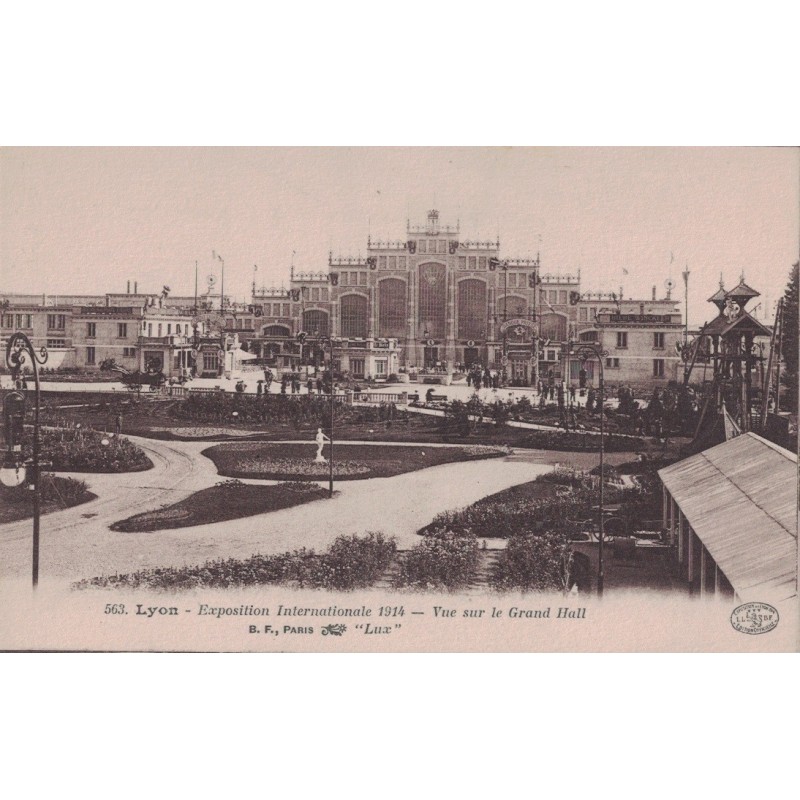 LYON - EXPOSITION INTERNATIONALE DE 1914 - VUE DU GRAND HALL - CARTE NON CIRCULEE.