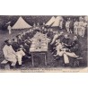 LONS LE SAUNIER - AU CAMP DE MONTCIEL - REPAS DES SOUS OFFICIERS - CARTE DATEE DE 1906.