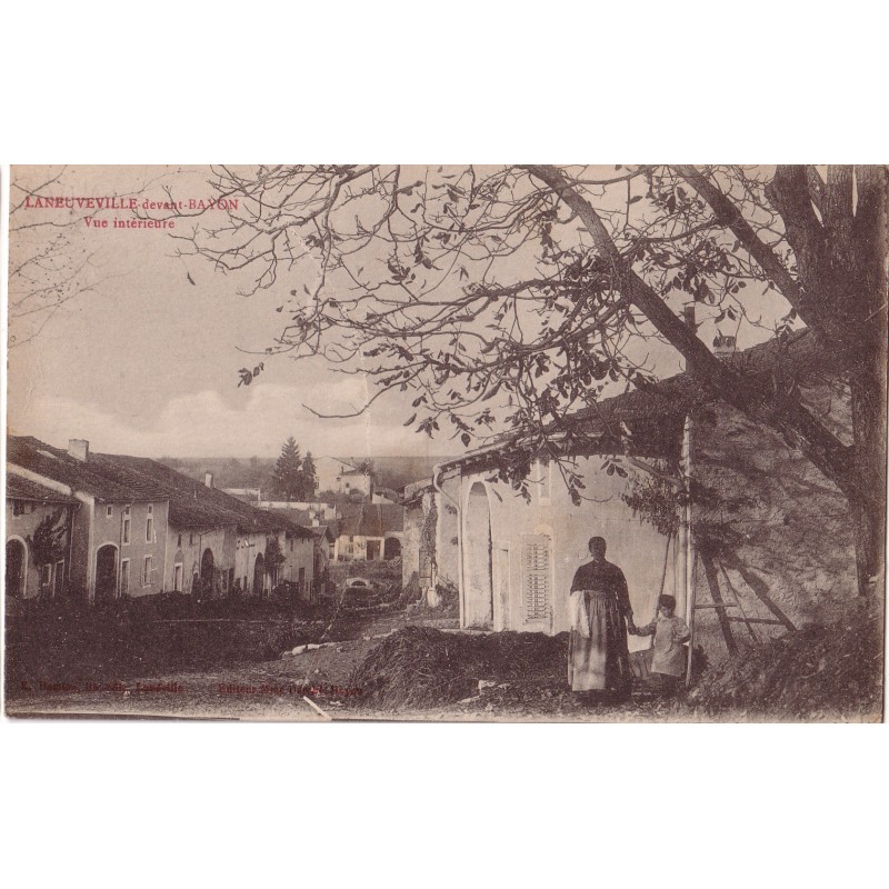 LANEUVEVILLE - DEVANT BAYON - VUE INTERIEURE - CARTE DATEE DE 1918.