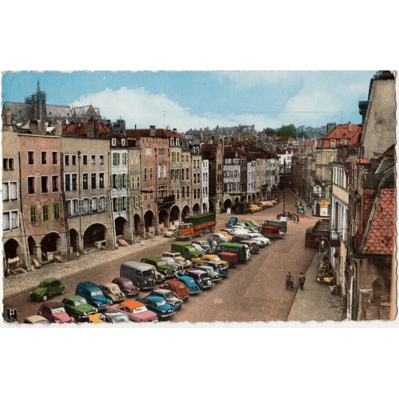 METZ - PLACE SAINT-LOUIS ET LES ARCADES - VOITURES - PARKING - CARTE DATEE DE 1964.