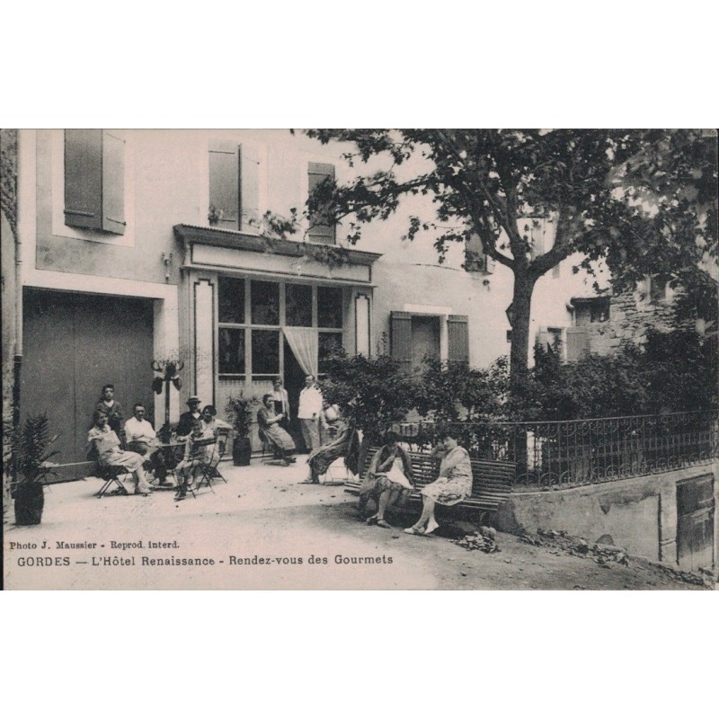 GORDES - L'HOTEL RENAISSANCE - RENDE-VOUS DES GOURMETS - ANIMATION - CARTE NON CIRCULEE.