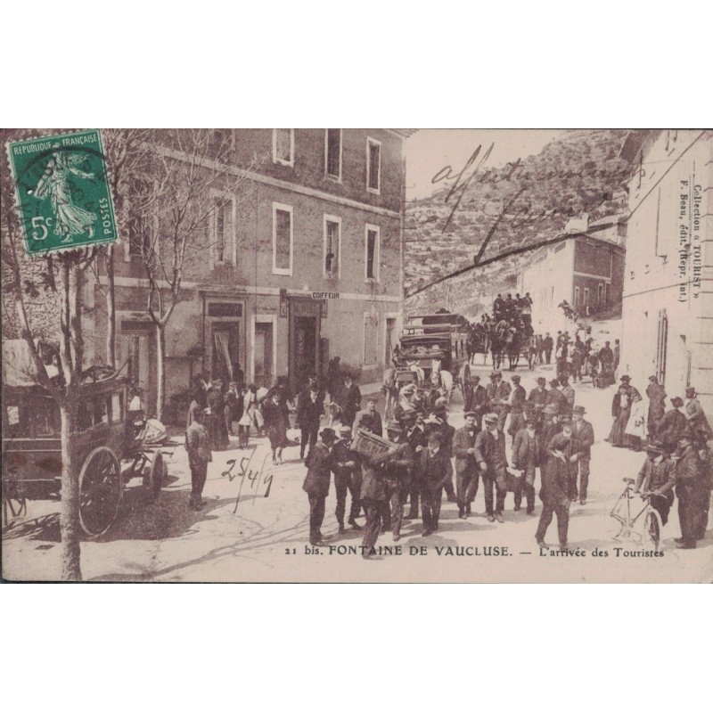FONTAINE DE VAUCLUSE - L'ARRIVEE DES TOURISTES - CARTE DATEE DE 1909.