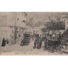 FONTAINE DE VAUCLUSE - LA MAIRIE ET PLACE DE L'EGLISE - ATTELAGE - ANIMATION - CARTE NON CIRCULEE.