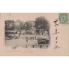 CARPENTRAS - LA PORTE NOTRE DAME - UN JOUR DE MARCHE - CARTE DATEE DE 1906.