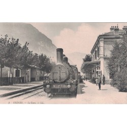 UGINES - LA GARE -...