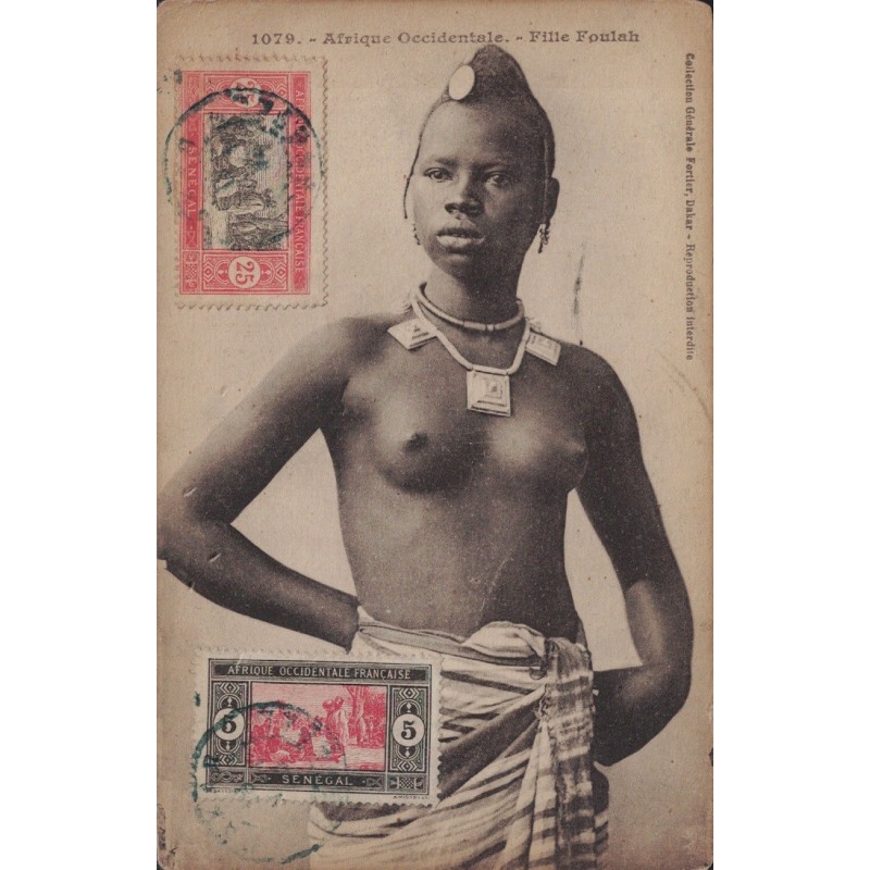 FEMME - SEINS NUS - FILLE FOULAH - AFRIQUE OCCIDENTALE - DAKAR - SENEGAL - CARTE DATEE DE 1922.