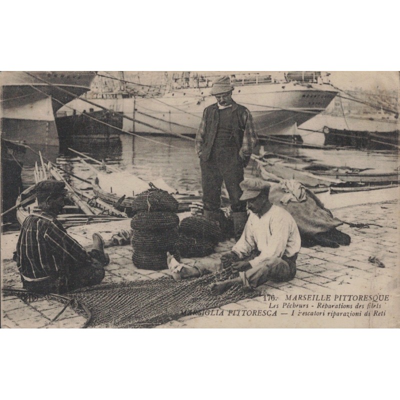 MARSEILLE - LES PECHEURS - REPARATIONS DES FILETS - CARTE AVEC TEXTE.