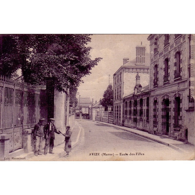 AVIZE - ECOLE DE FILLES - ANIMATION - CARTE DATEE DE 1917.